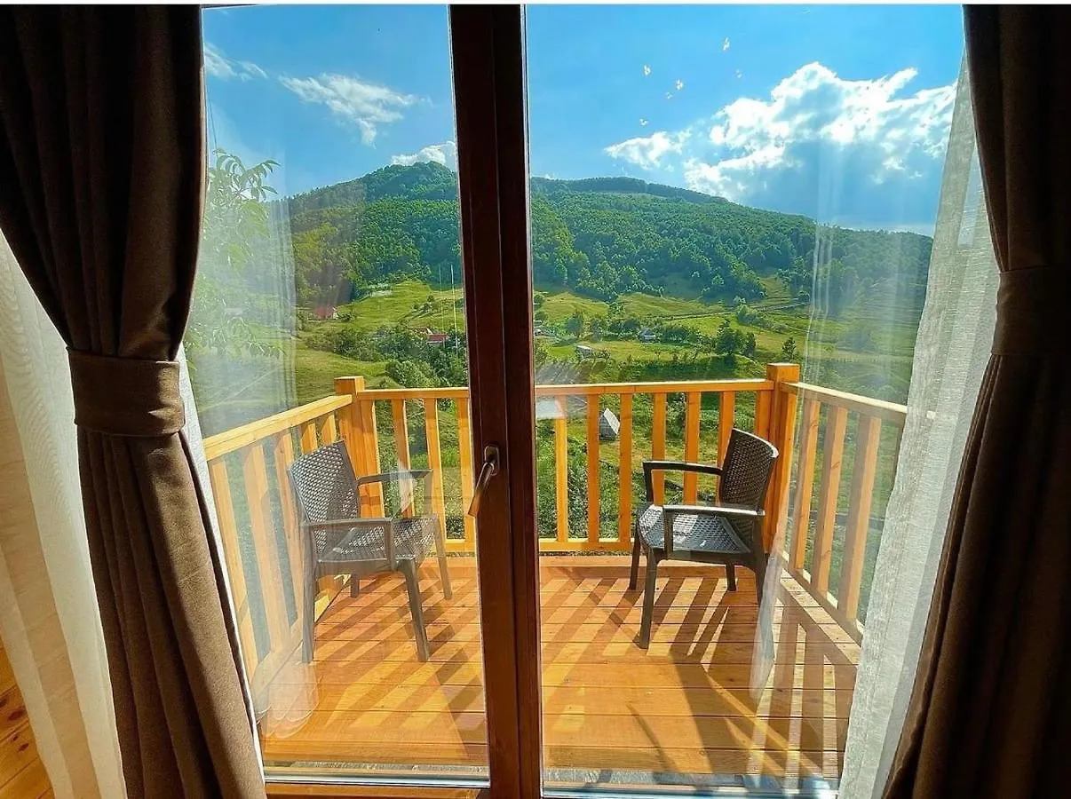 Bujtina Tradicionale Hotel Lepushe Albania