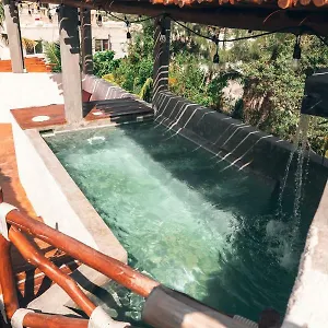 https://casa-mech.quintano-roohotels.com